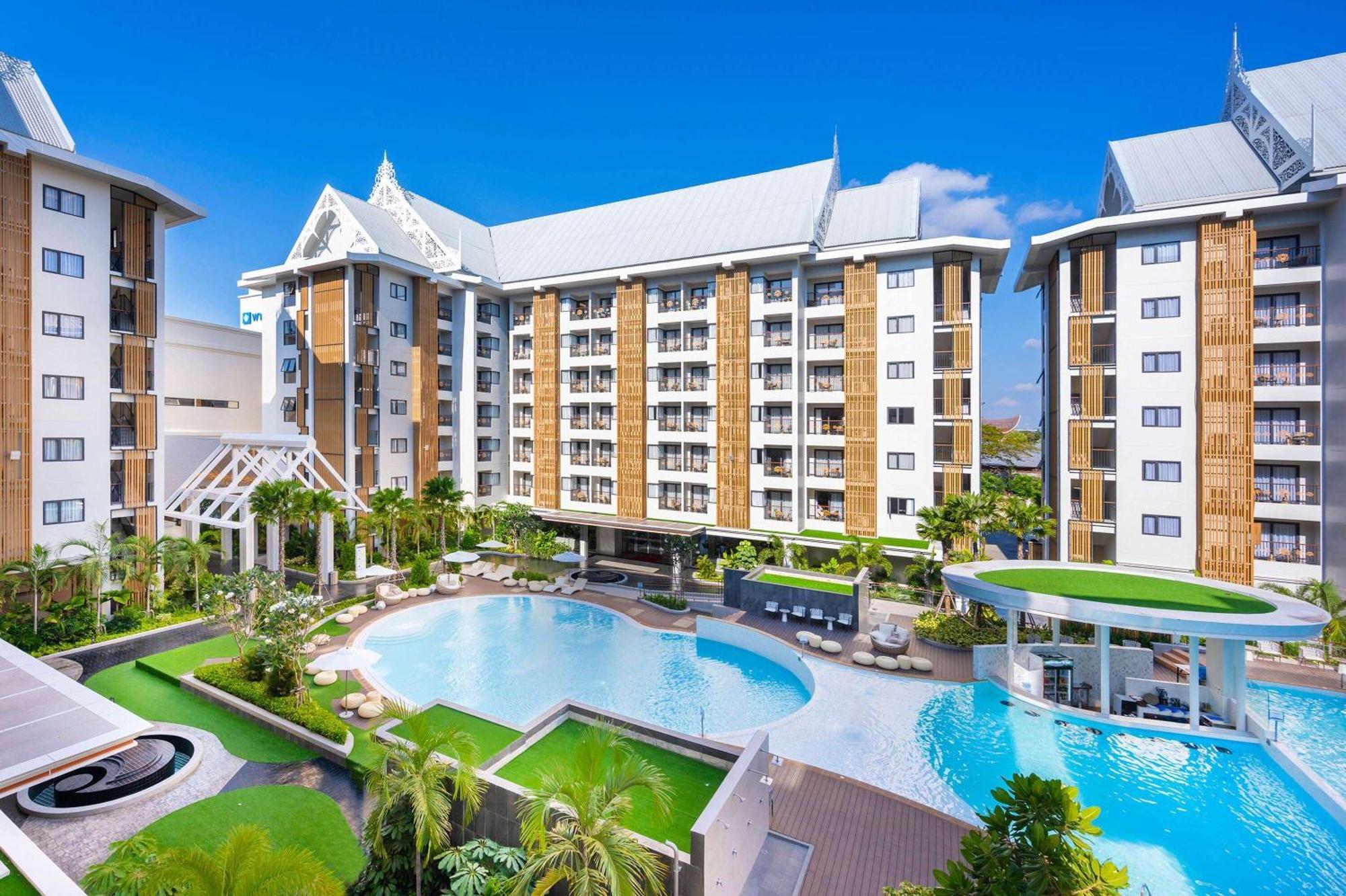 ホテル Wyndham Jomtien Pattaya ナ・ジョムティエン エクステリア 写真