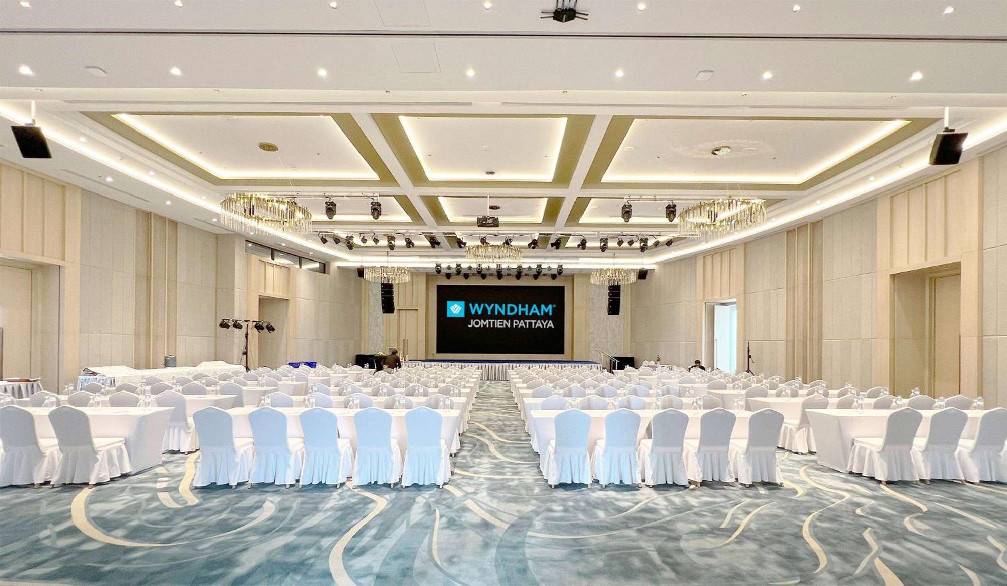 ホテル Wyndham Jomtien Pattaya ナ・ジョムティエン エクステリア 写真