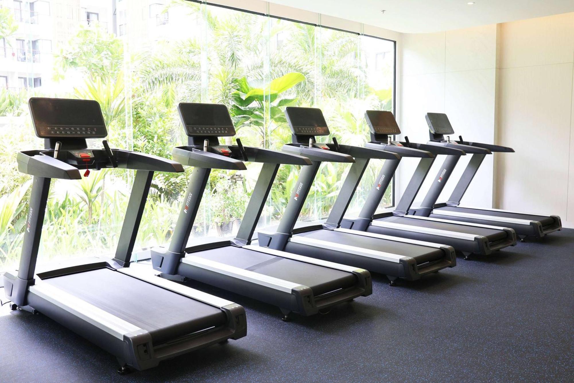 ホテル Wyndham Jomtien Pattaya ナ・ジョムティエン エクステリア 写真