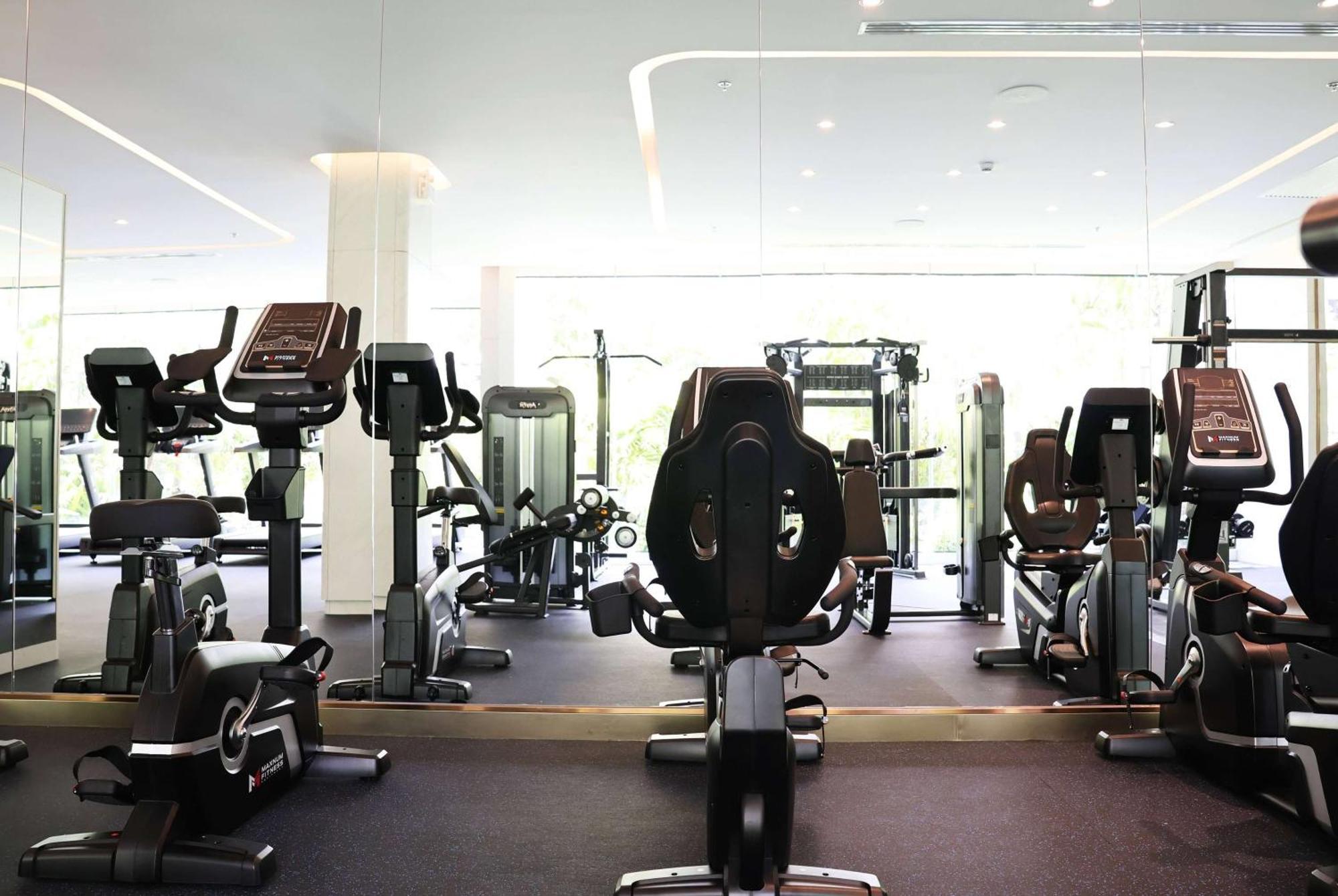 ホテル Wyndham Jomtien Pattaya ナ・ジョムティエン エクステリア 写真