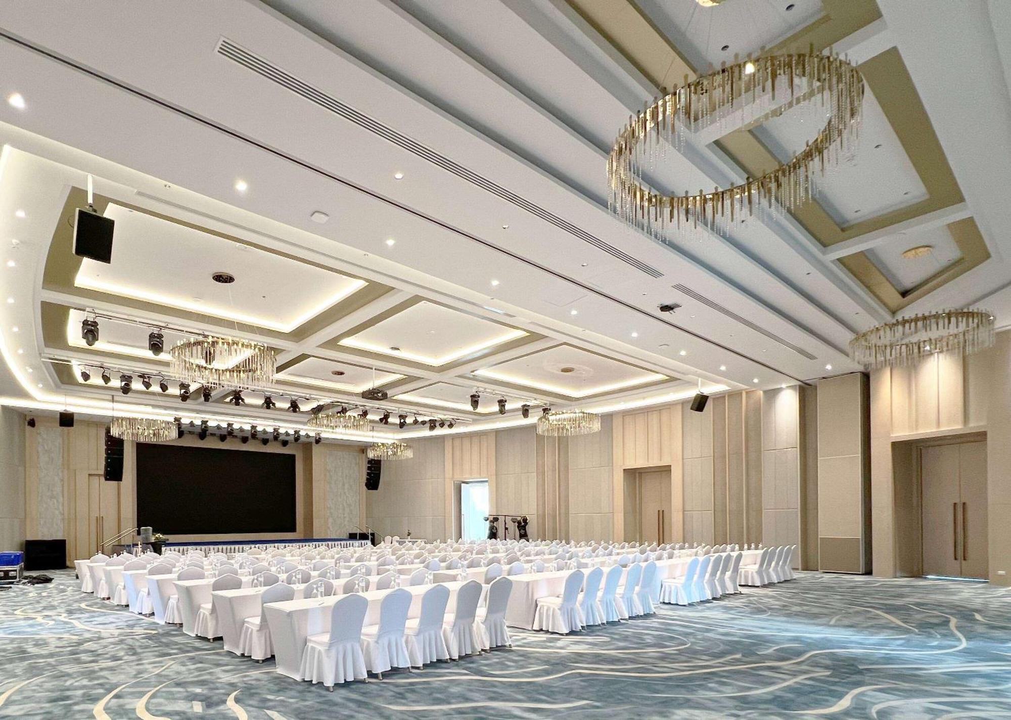 ホテル Wyndham Jomtien Pattaya ナ・ジョムティエン エクステリア 写真