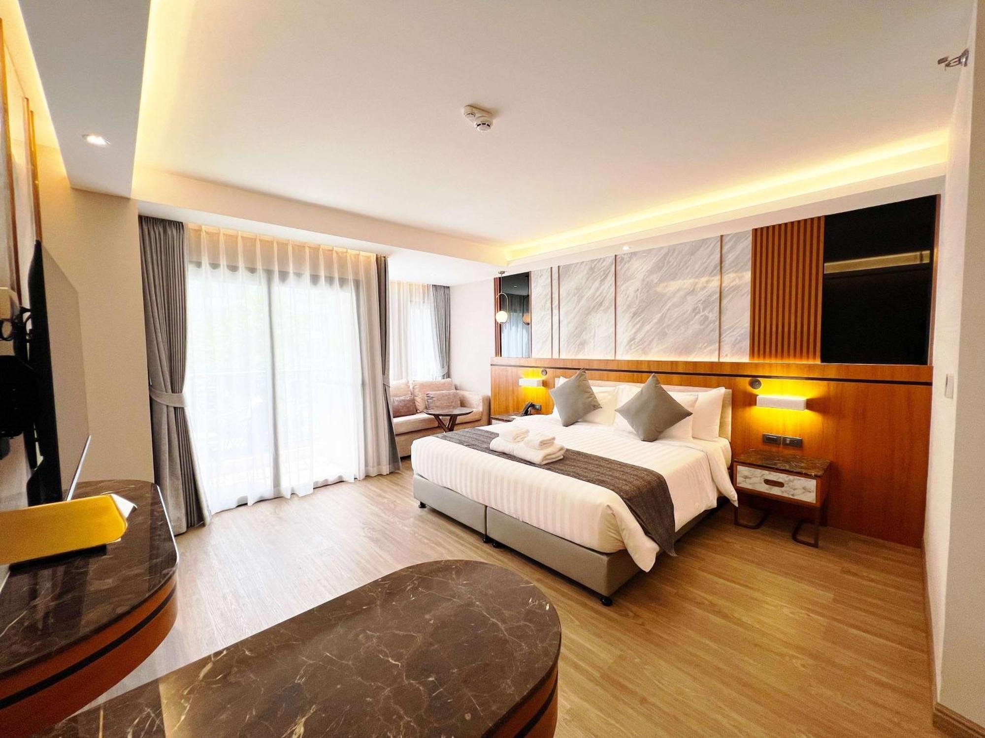 ホテル Wyndham Jomtien Pattaya ナ・ジョムティエン エクステリア 写真