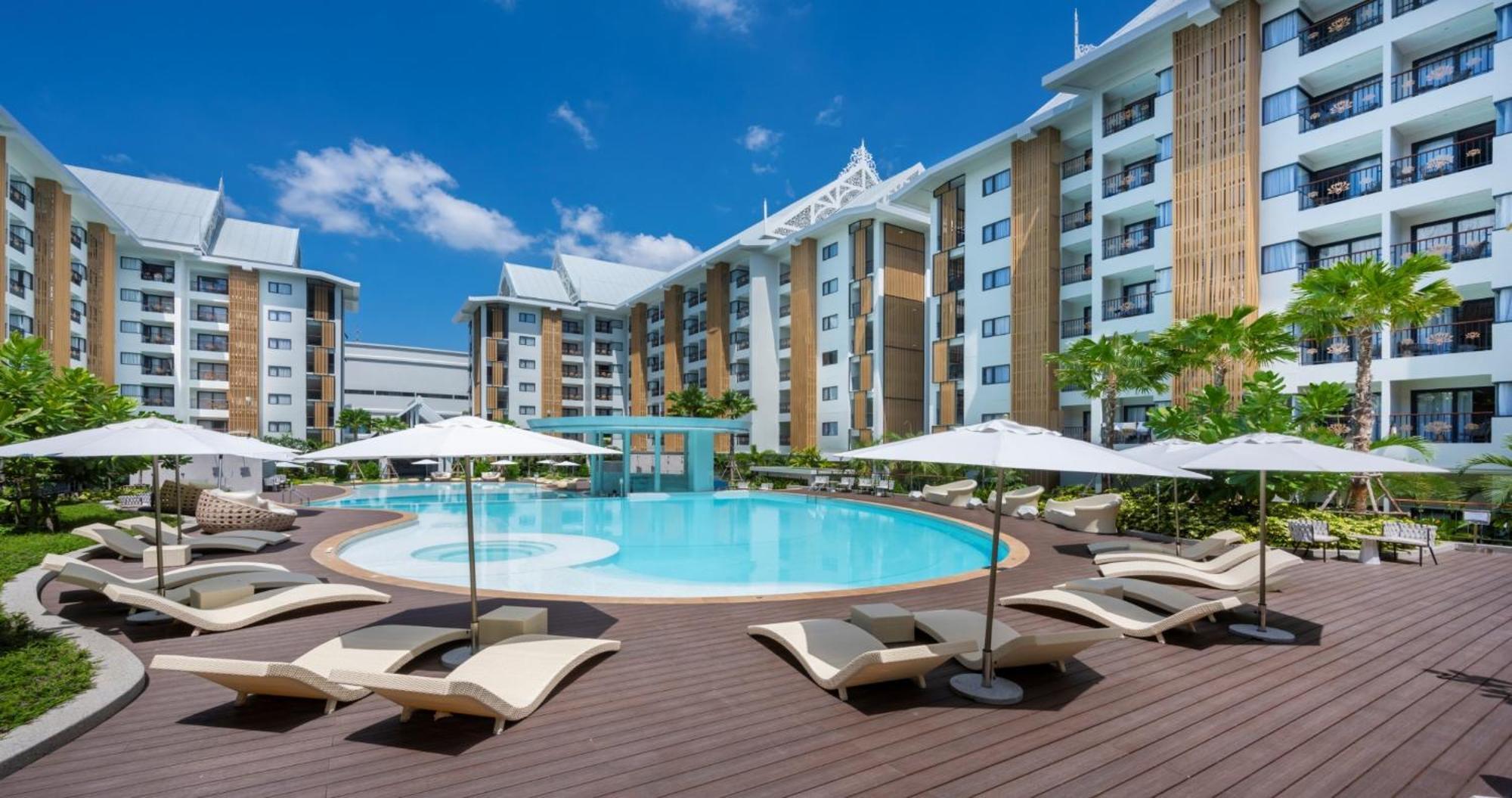 ホテル Wyndham Jomtien Pattaya ナ・ジョムティエン エクステリア 写真