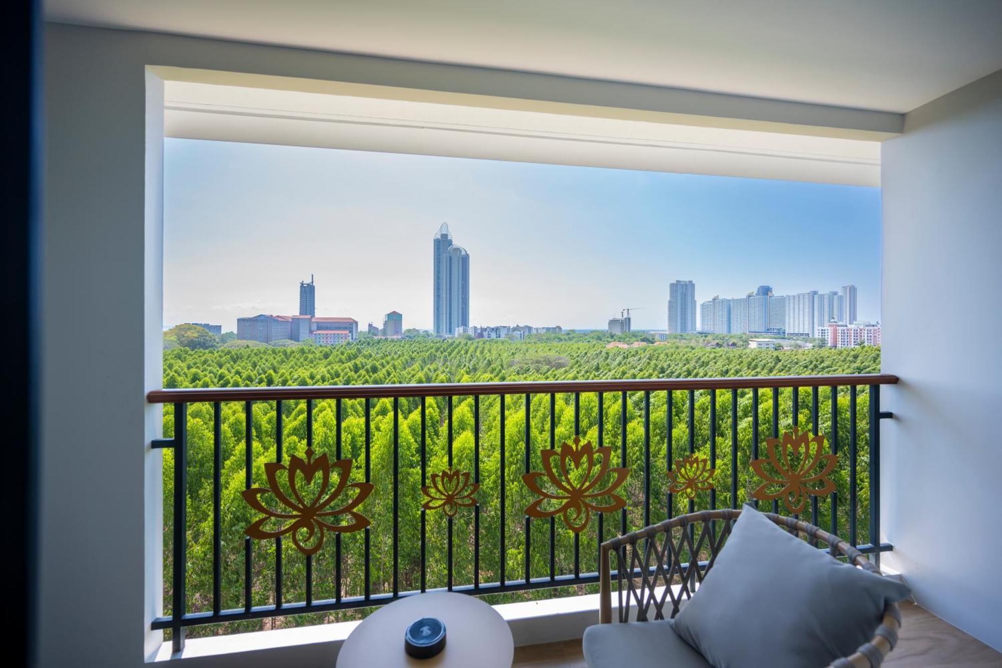 ホテル Wyndham Jomtien Pattaya ナ・ジョムティエン エクステリア 写真